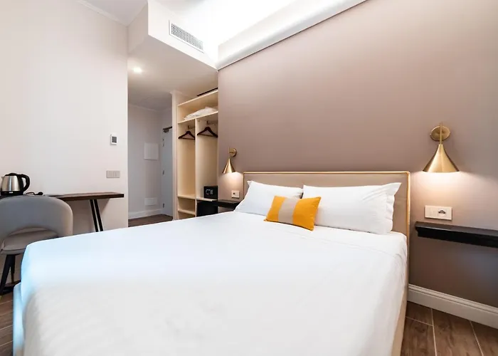 Del Conte Отель 3*