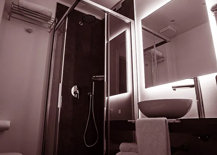 Del Conte Отель Лавено