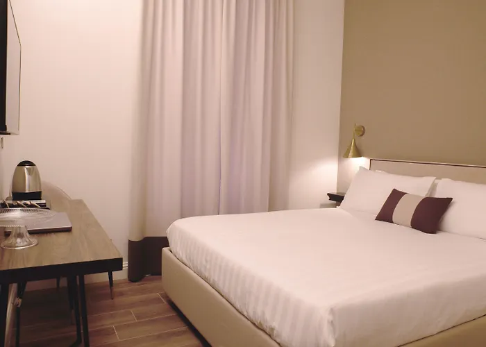 Del Conte Отель 3*